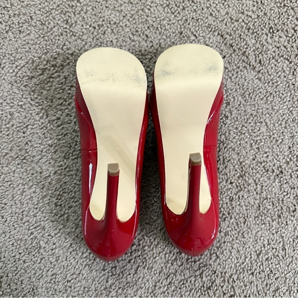Guess Women’s Cacei Peep Toe Platform Pumps Stiletto Heels in Bright Red sz 10M - Picture 10 of 15